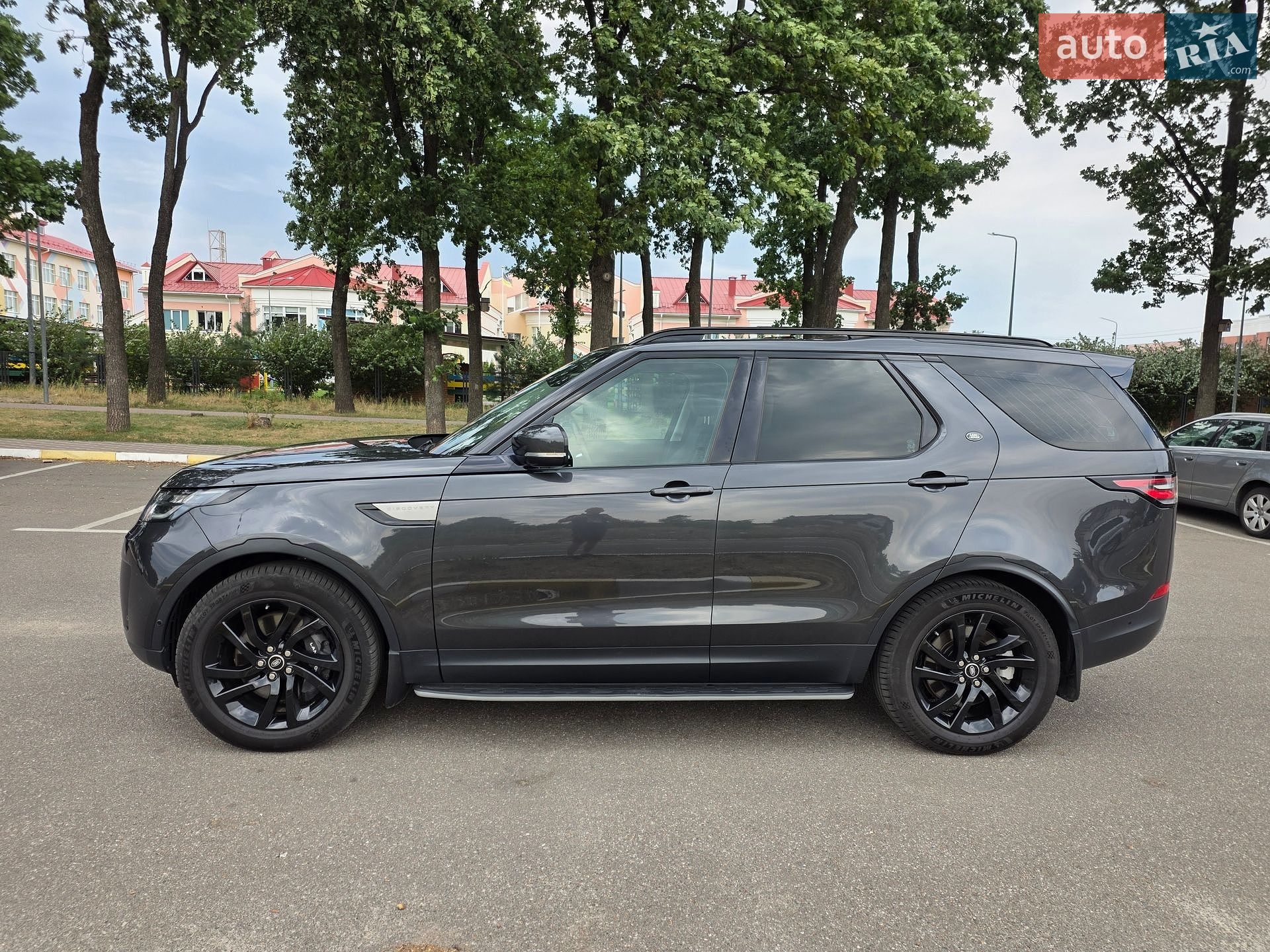 Land Rover Discovery 2019 VIN SALRA2BKXK2414689 фото оголошення 3 з 25