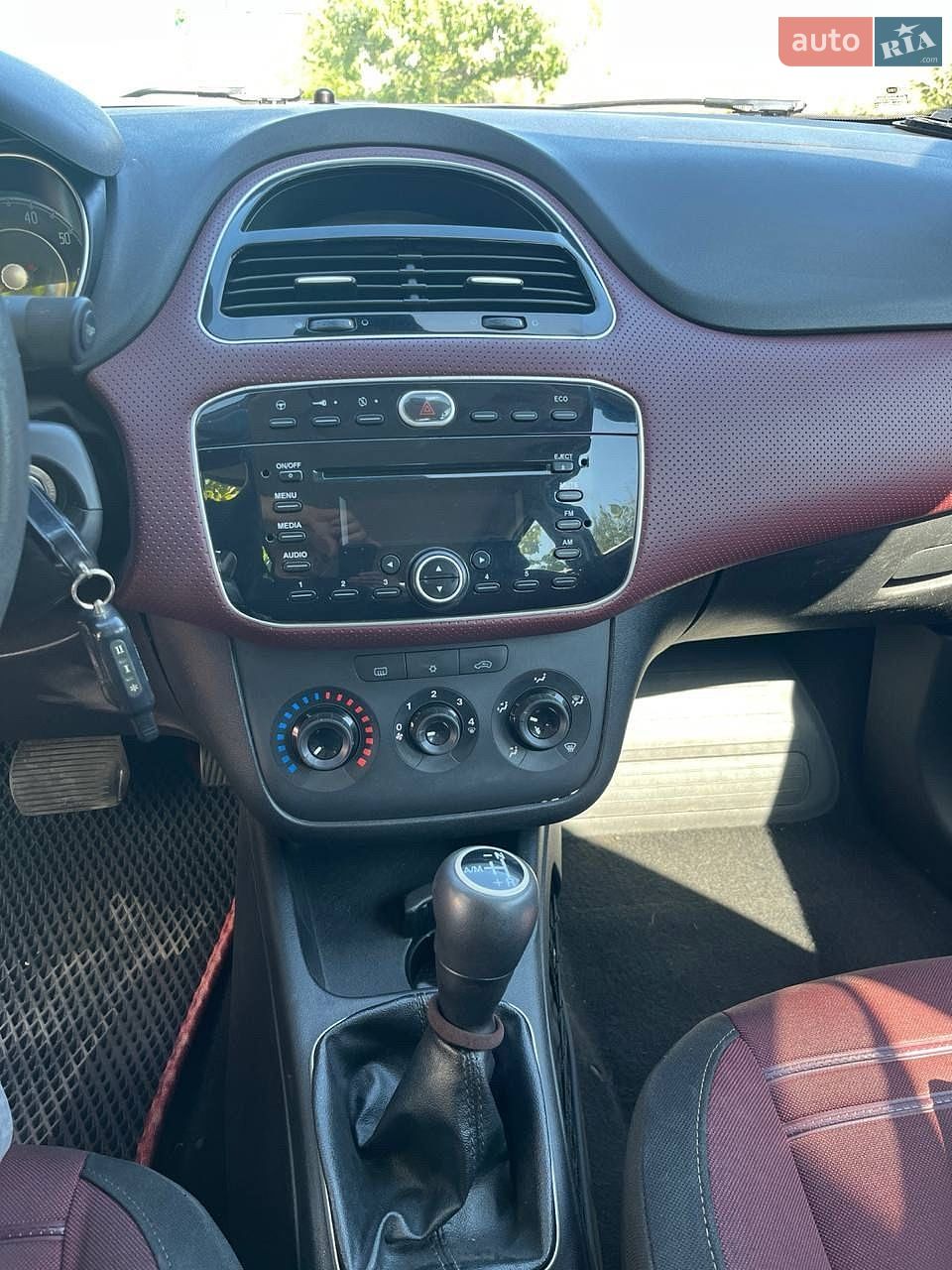 Fiat Grande Punto 2011 VIN ZFA19900001747584 фото оголошення 8 з 17