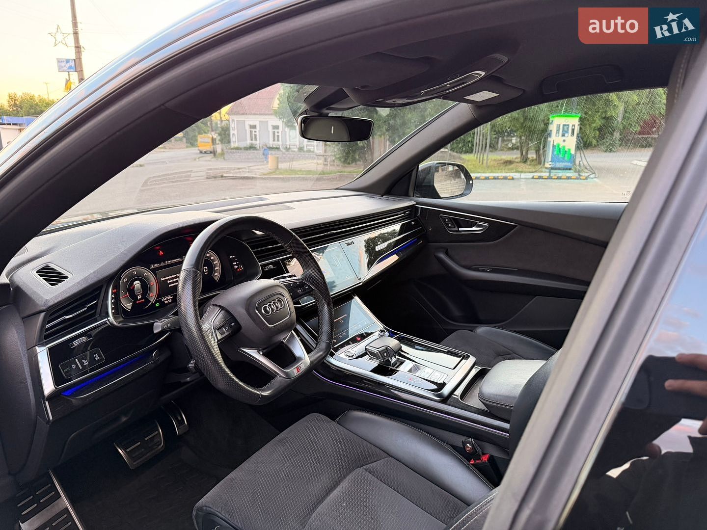 Audi Q8 2021 VIN WAUZZZF13ND007961 фото оголошення 8 з 16