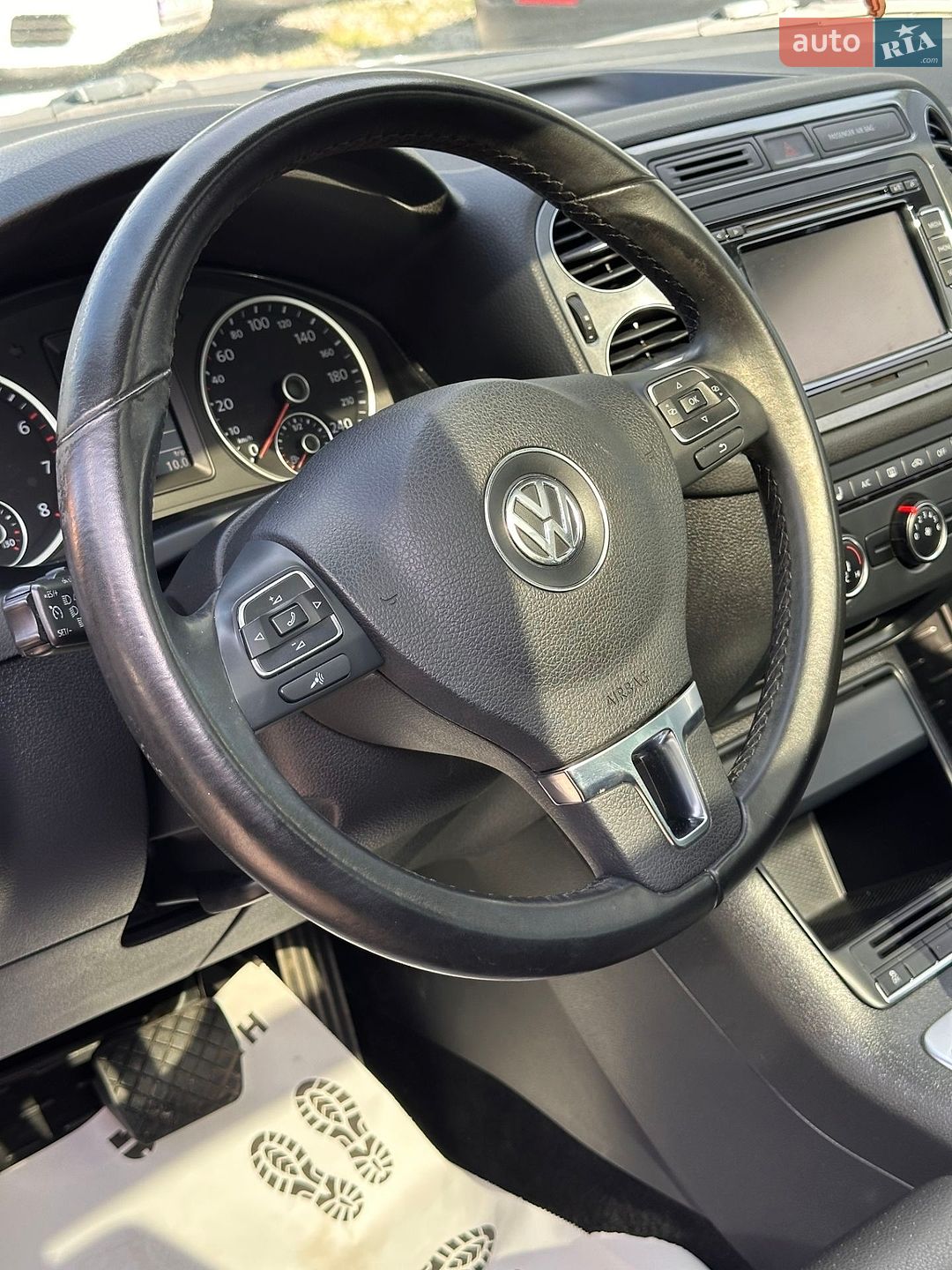 Volkswagen Tiguan 2014 VIN WVGJV3AXXEW621460 фото оголошення 10 з 21