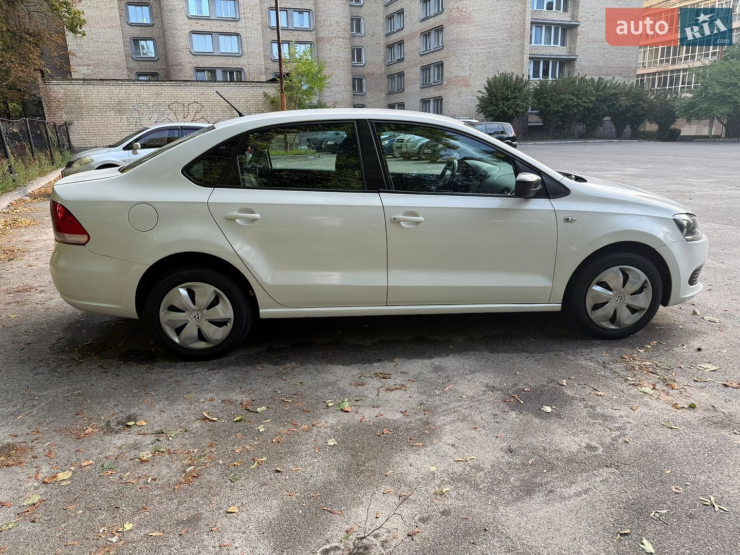 Volkswagen Polo 2013 VIN XW8ZZZ61ZDG061019 фото оголошення 8 з 31