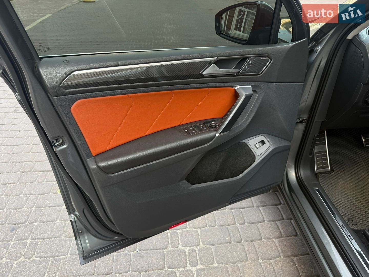 Volkswagen Tiguan 2016 VIN WVGZZZ5NZHW339509 фото оголошення 12 з 32