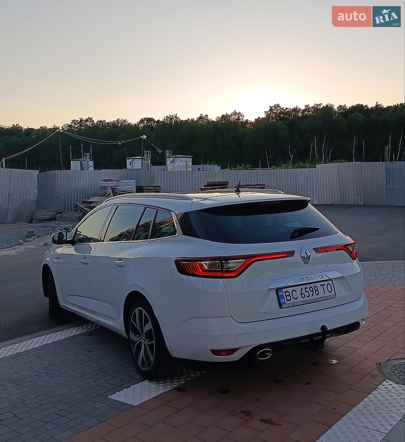 Renault Megane 2016 VIN VF1RFB00856967833 фото оголошення 2 з 41