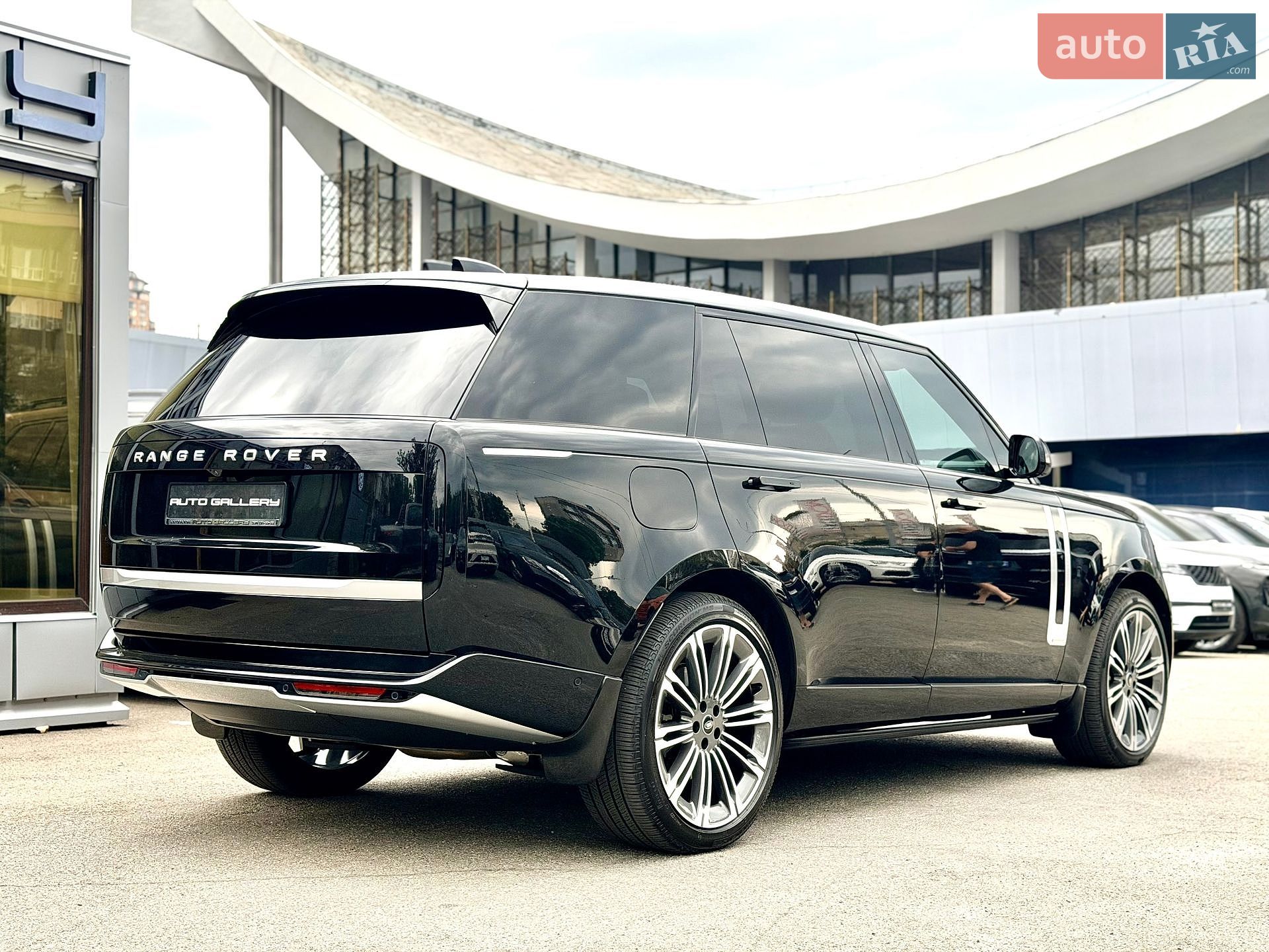 Land Rover Range Rover 2025 VIN SALKABBW6SA324871 фото оголошення 6 з 51