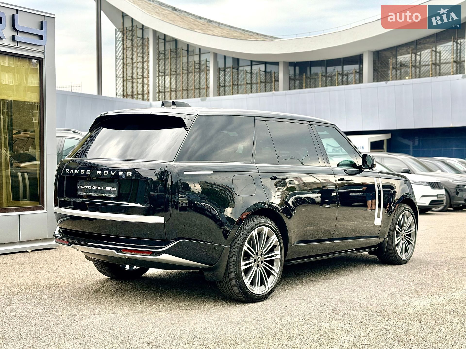 Land Rover Range Rover 2025 VIN SALKABBW6SA324871 фото оголошення 7 з 51