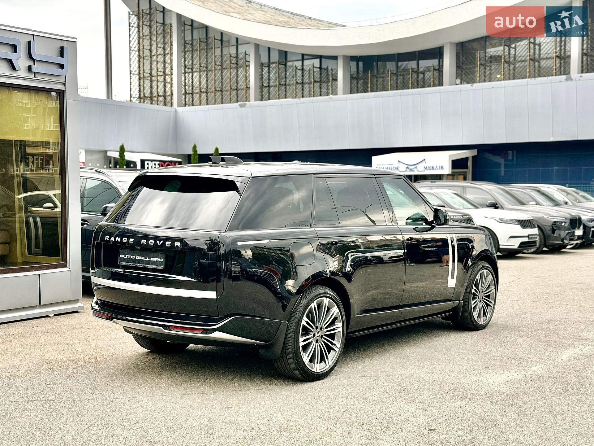 Land Rover Range Rover 2025 VIN SALKABBW6SA324871 фото оголошення 8 з 51
