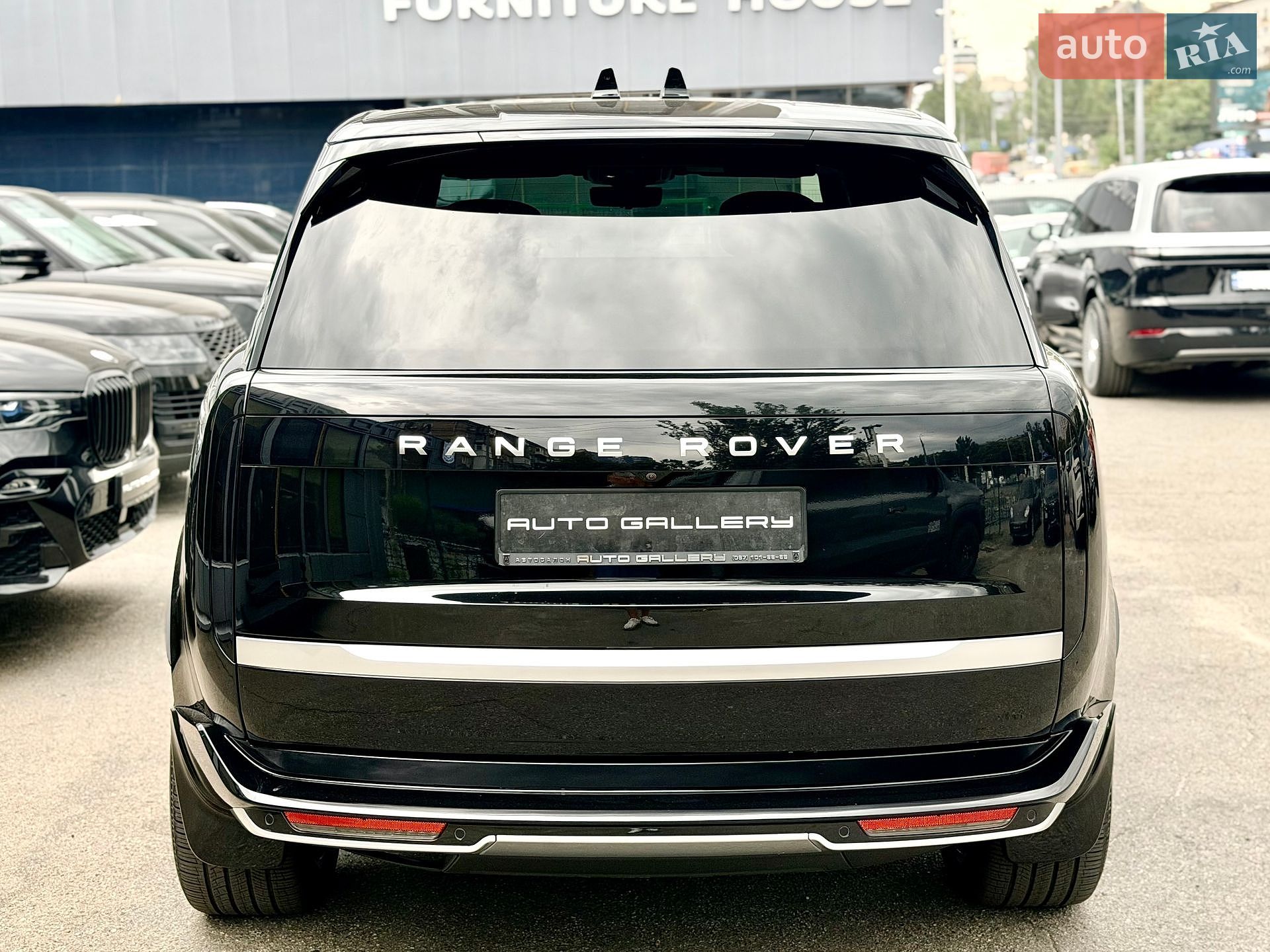 Land Rover Range Rover 2025 VIN SALKABBW6SA324871 фото оголошення 10 з 51