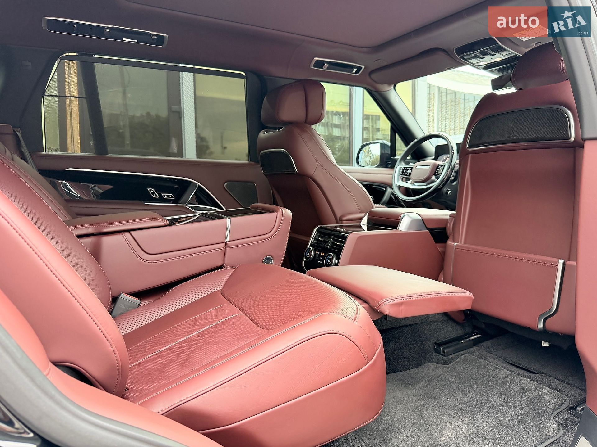 Land Rover Range Rover 2025 VIN SALKABBW6SA324871 фото оголошення 24 з 51
