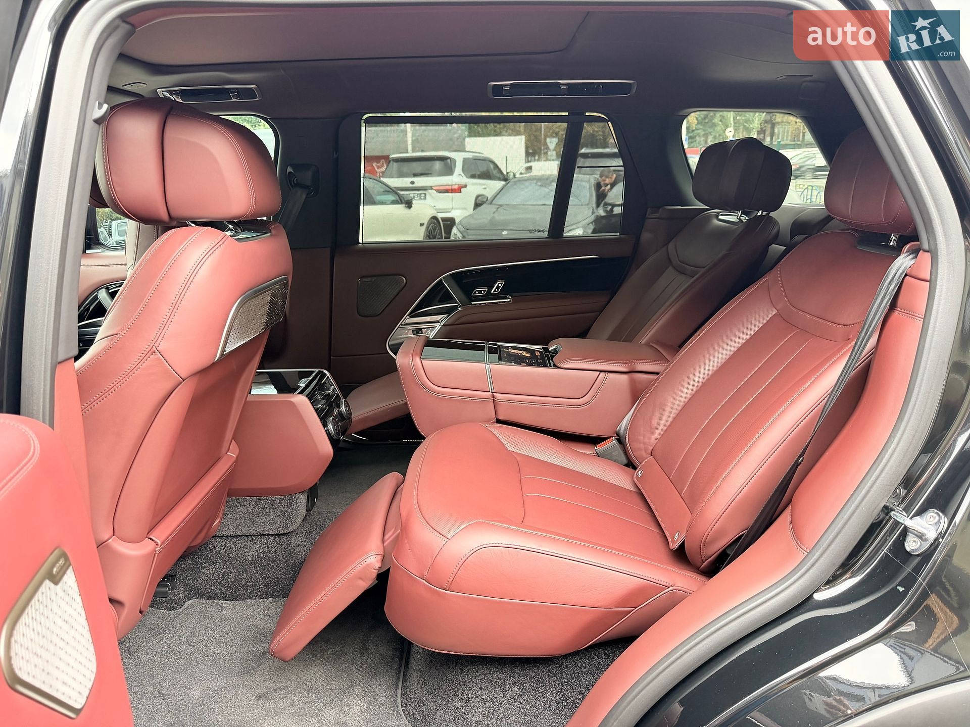 Land Rover Range Rover 2025 VIN SALKABBW6SA324871 фото оголошення 30 з 51