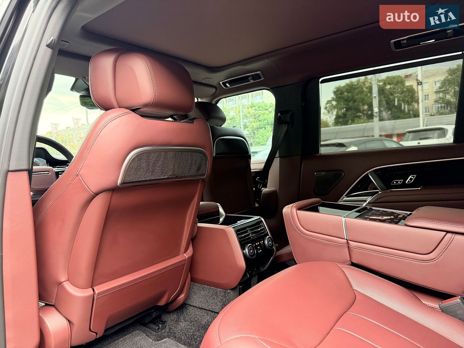 Land Rover Range Rover 2025 VIN SALKABBW6SA324871 фото оголошення 31 з 51