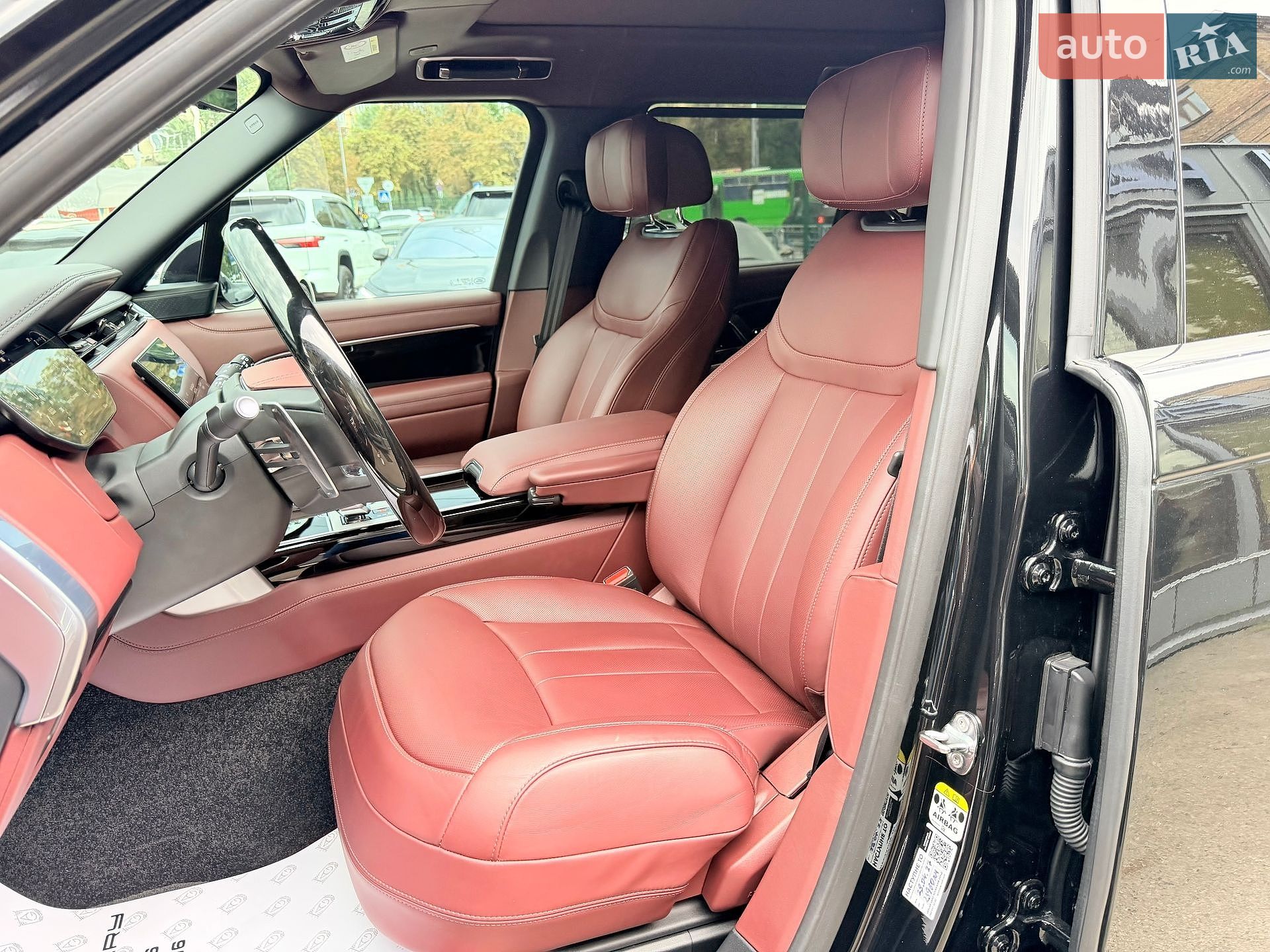 Land Rover Range Rover 2025 VIN SALKABBW6SA324871 фото оголошення 39 з 51