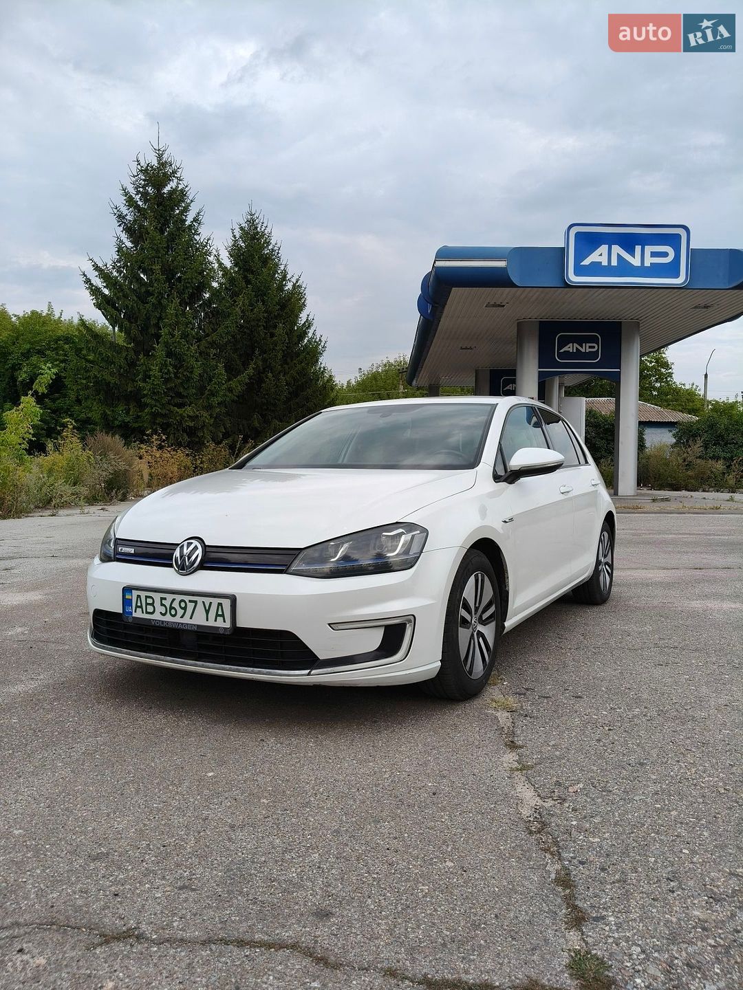 Volkswagen e-Golf 2014 VIN WVWZZZAUZFW902629 фото оголошення 2 з 44