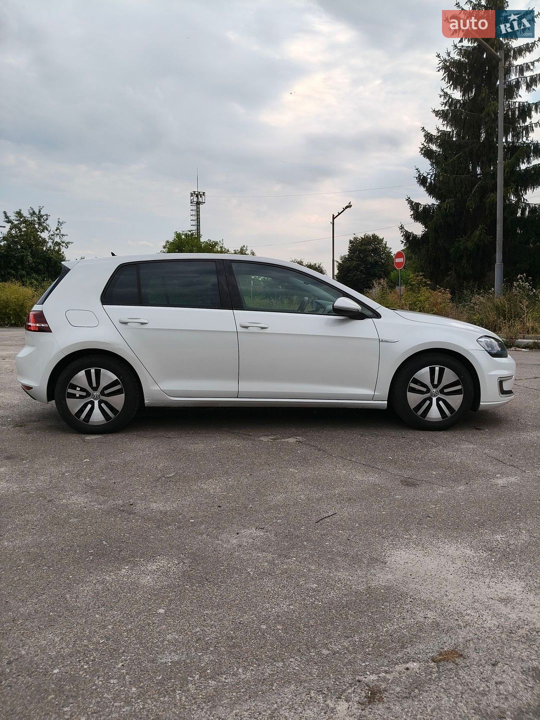 Volkswagen e-Golf 2014 VIN WVWZZZAUZFW902629 фото оголошення 22 з 44