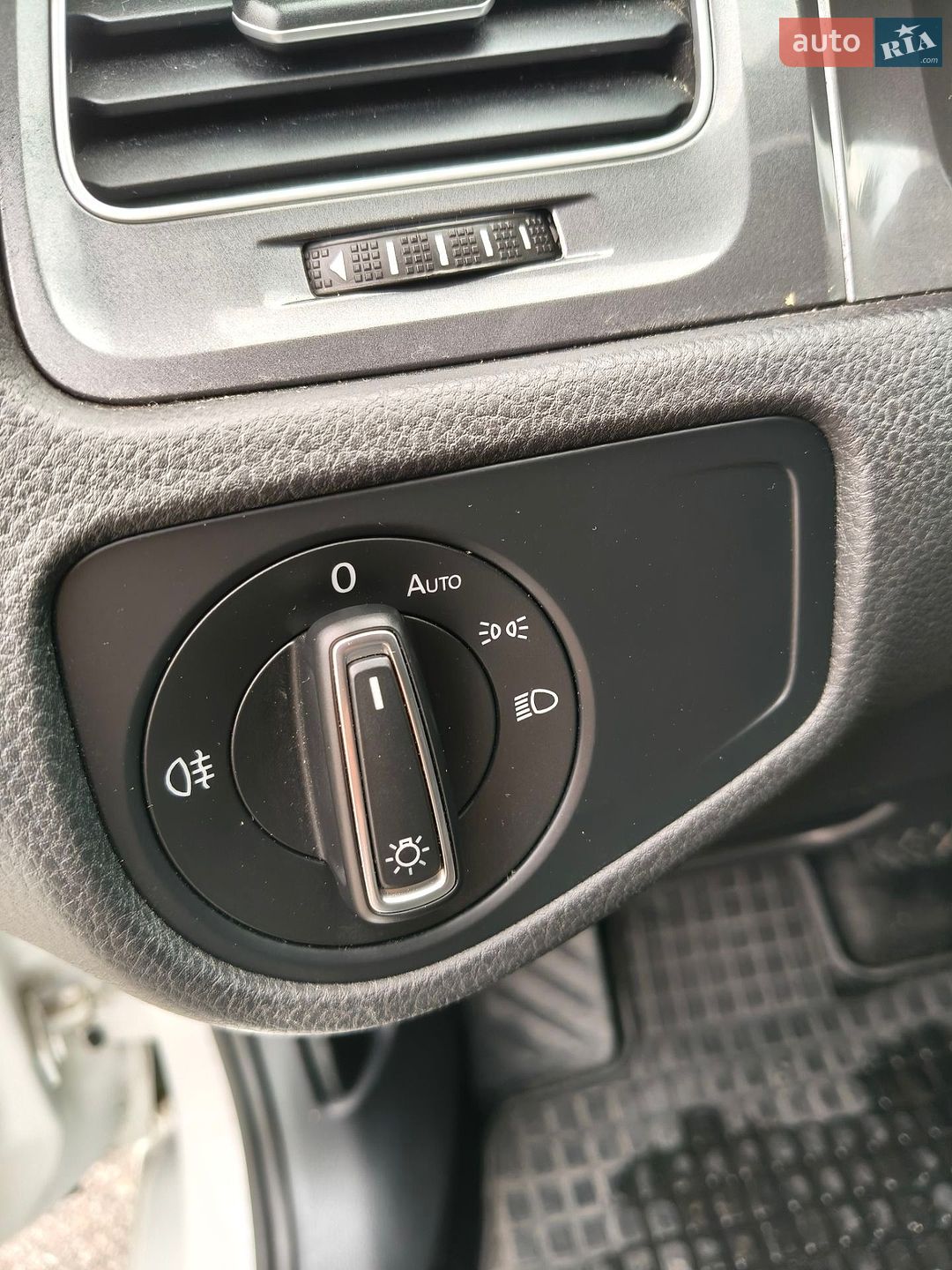 Volkswagen e-Golf 2014 VIN WVWZZZAUZFW902629 фото оголошення 35 з 44