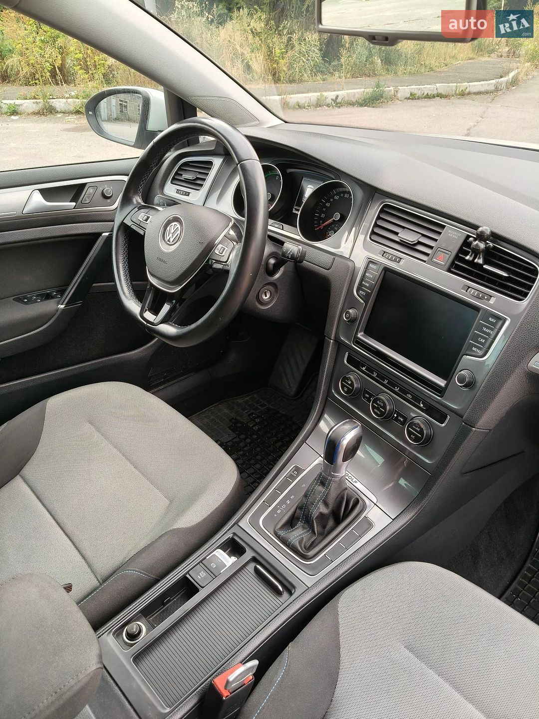 Volkswagen e-Golf 2014 VIN WVWZZZAUZFW902629 фото оголошення 43 з 44