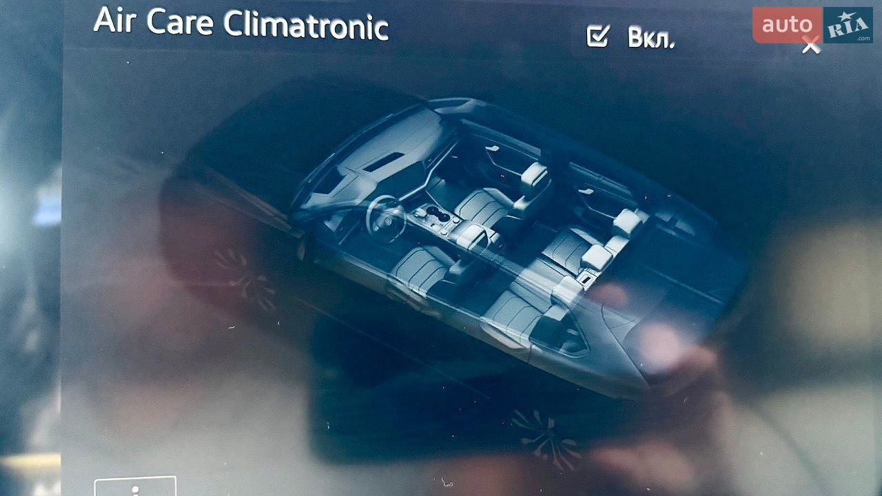 Volkswagen Touareg 2018 VIN WVGZZZCRZKD009185 фото оголошення 7 з 15