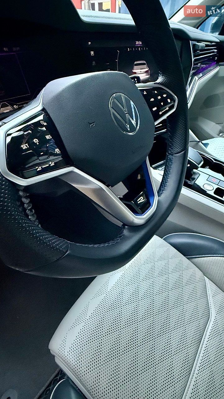 Volkswagen Touareg 2018 VIN WVGZZZCRZKD009185 фото оголошення 5 з 15