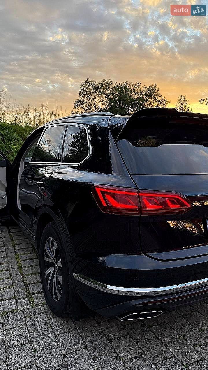 Volkswagen Touareg 2018 VIN WVGZZZCRZKD009185 фото оголошення 12 з 15