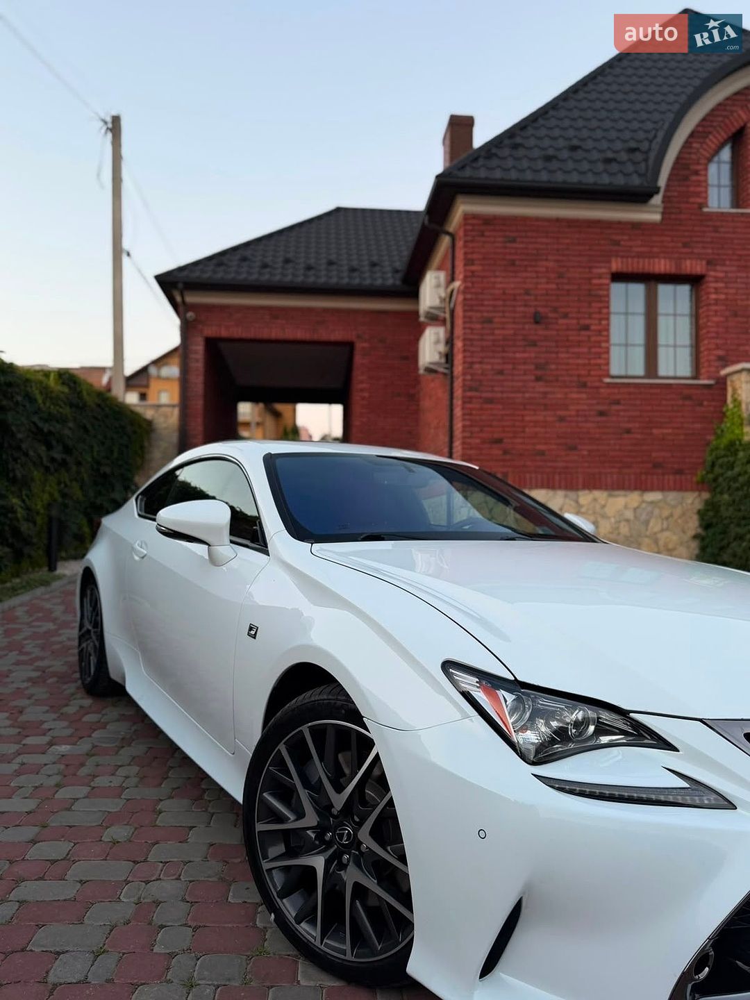 Lexus RC 2017 VIN JTHHA5BC6H5007438 фото оголошення 8 з 10