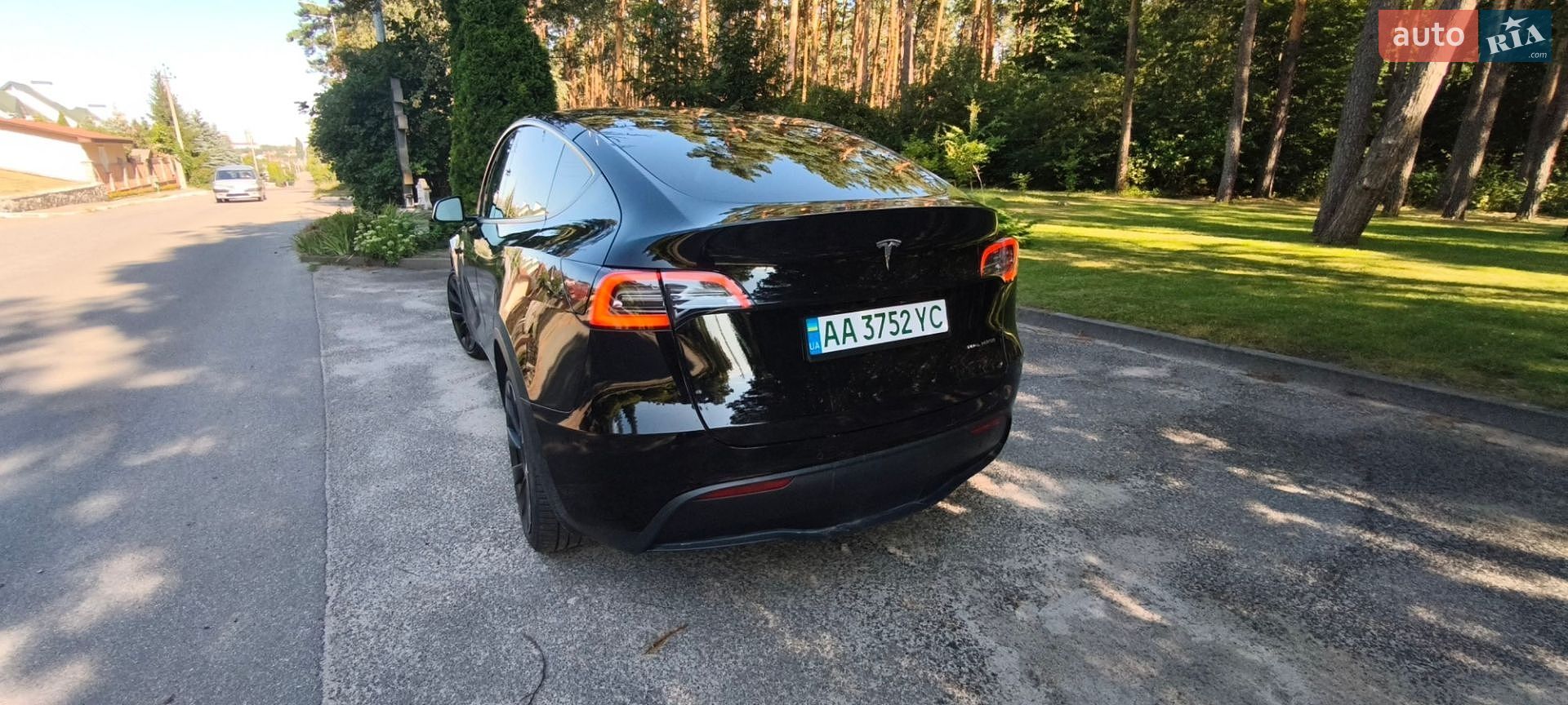 Tesla Model Y 2021 VIN 5YJYGDEE7MF187478 фото оголошення 13 з 15