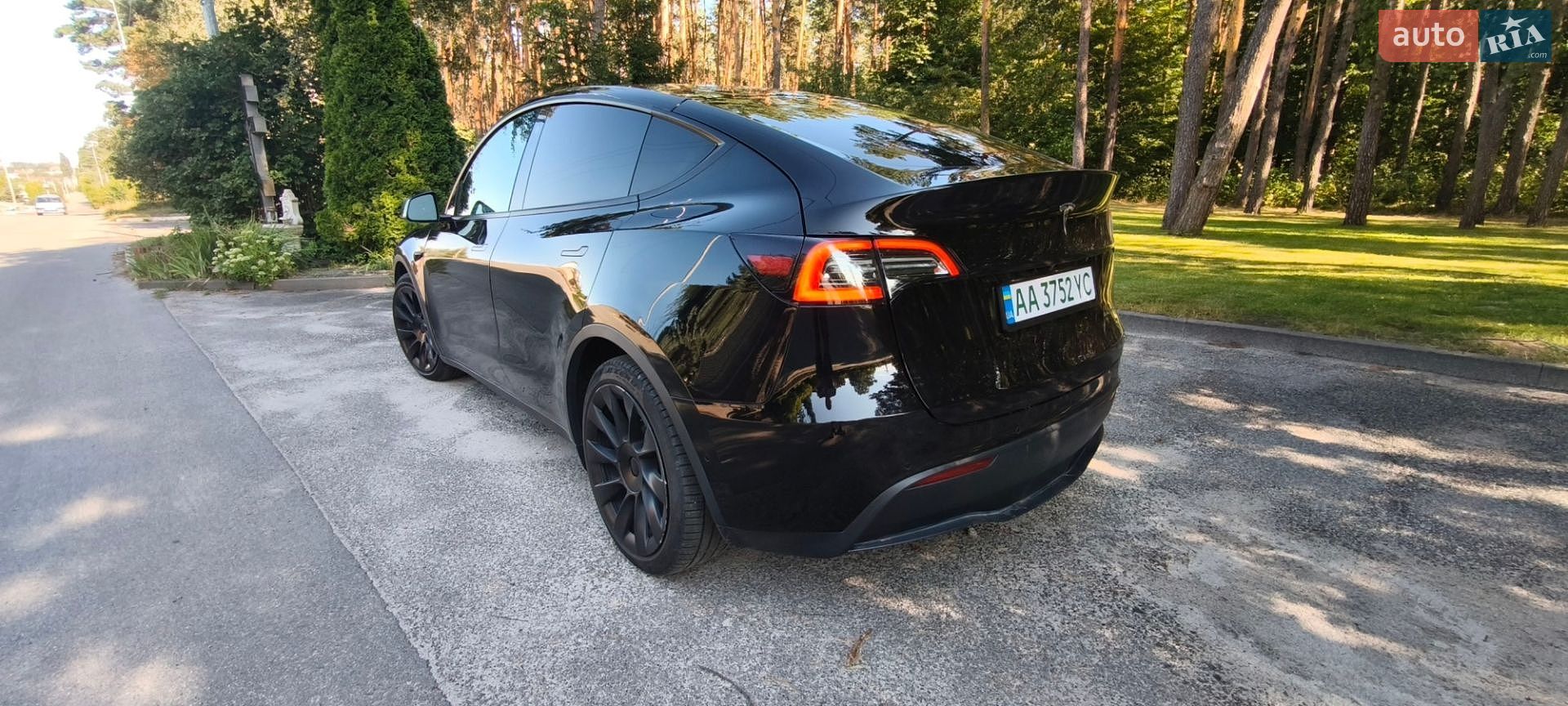 Tesla Model Y 2021 VIN 5YJYGDEE7MF187478 фото оголошення 14 з 15