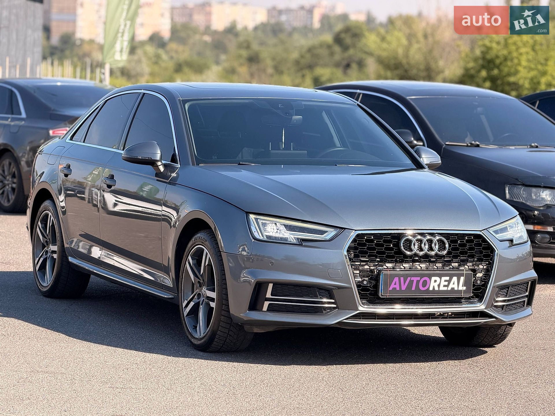 Audi A4 2016 VIN WAULNAF45HN011425 фото оголошення 12 з 96