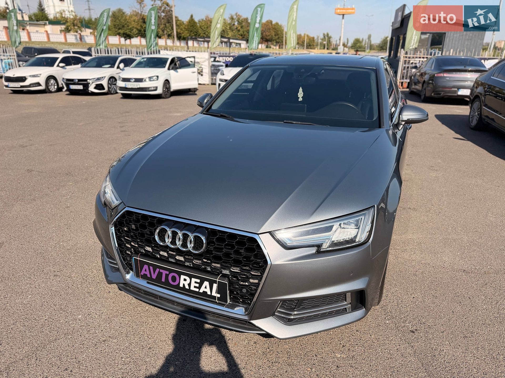 Audi A4 2016 VIN WAULNAF45HN011425 фото оголошення 17 з 96