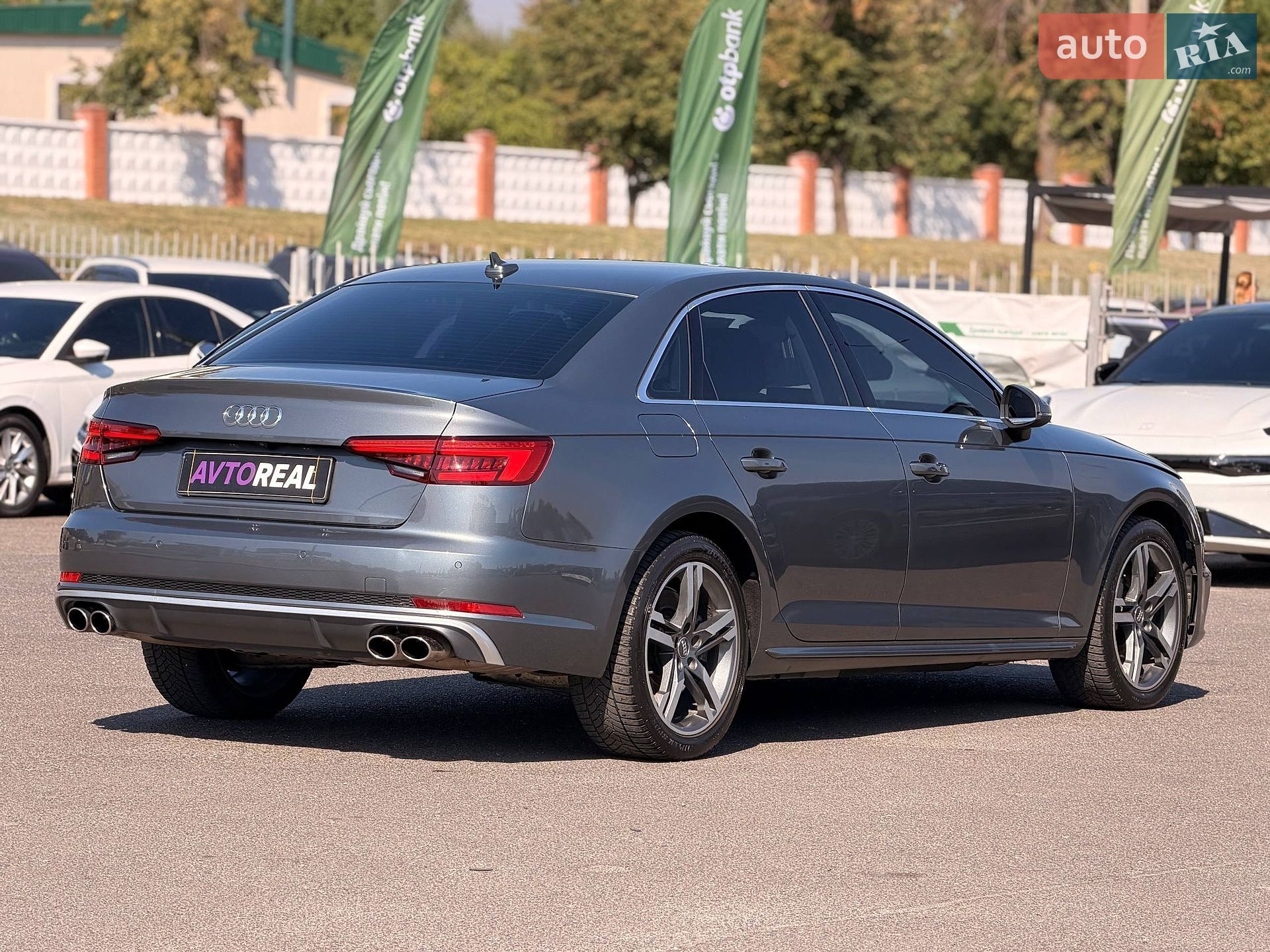 Audi A4 2016 VIN WAULNAF45HN011425 фото оголошення 21 з 96