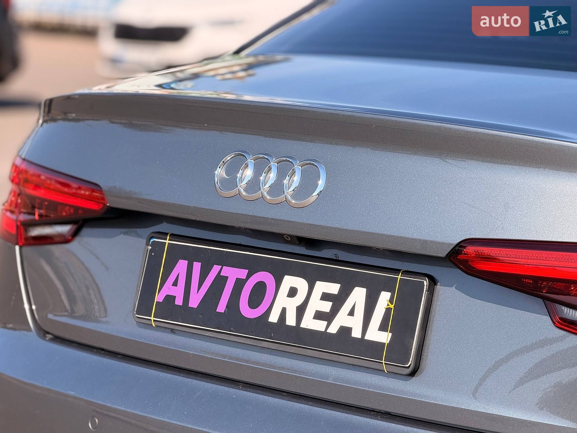 Audi A4 2016 VIN WAULNAF45HN011425 фото оголошення 30 з 96
