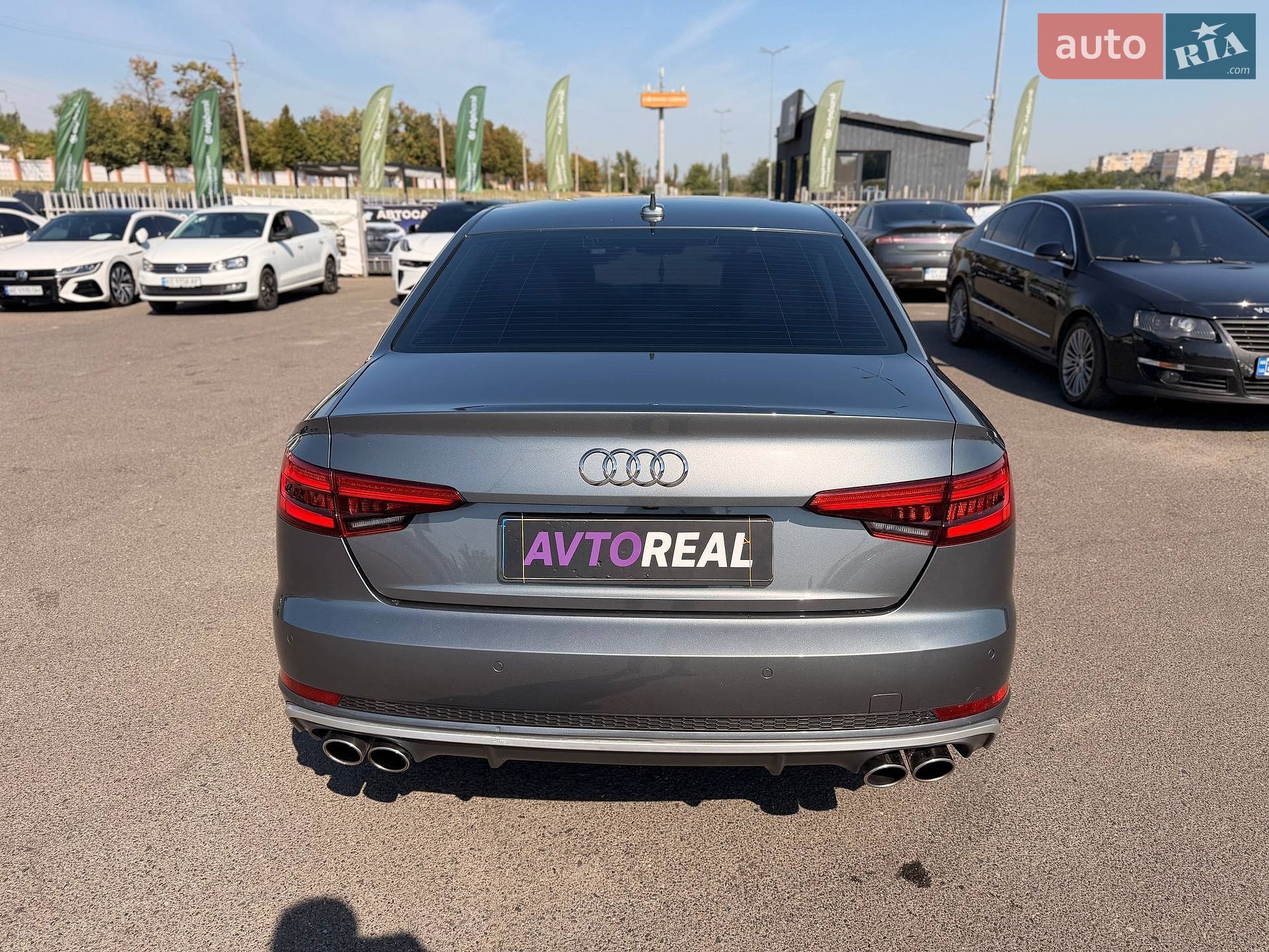 Audi A4 2016 VIN WAULNAF45HN011425 фото оголошення 33 з 96