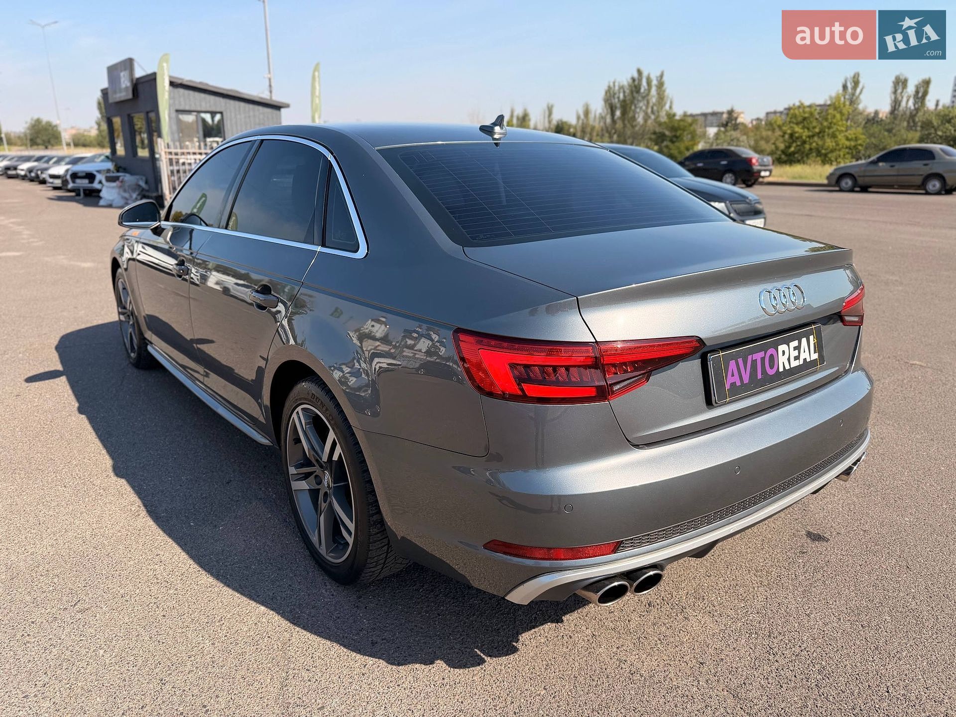 Audi A4 2016 VIN WAULNAF45HN011425 фото оголошення 34 з 96