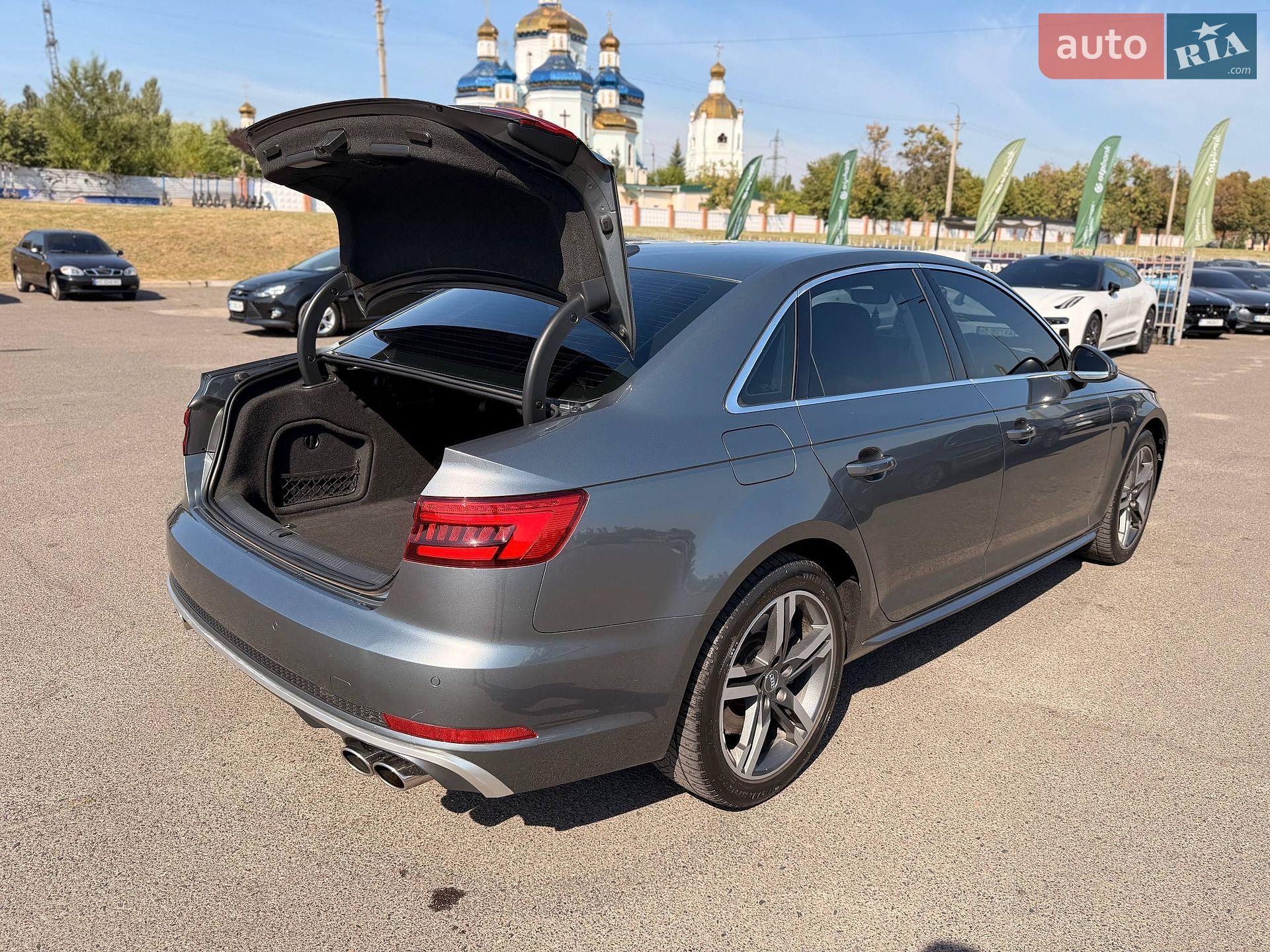 Audi A4 2016 VIN WAULNAF45HN011425 фото оголошення 36 з 96