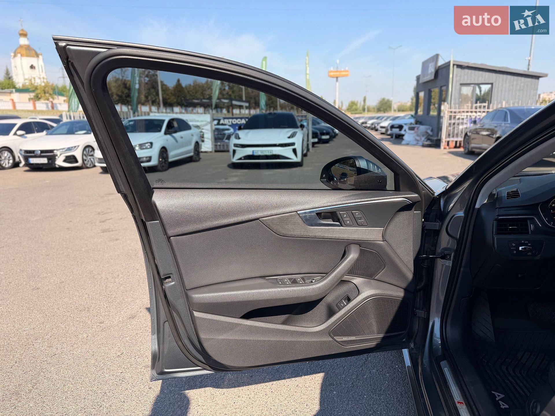 Audi A4 2016 VIN WAULNAF45HN011425 фото оголошення 40 з 96