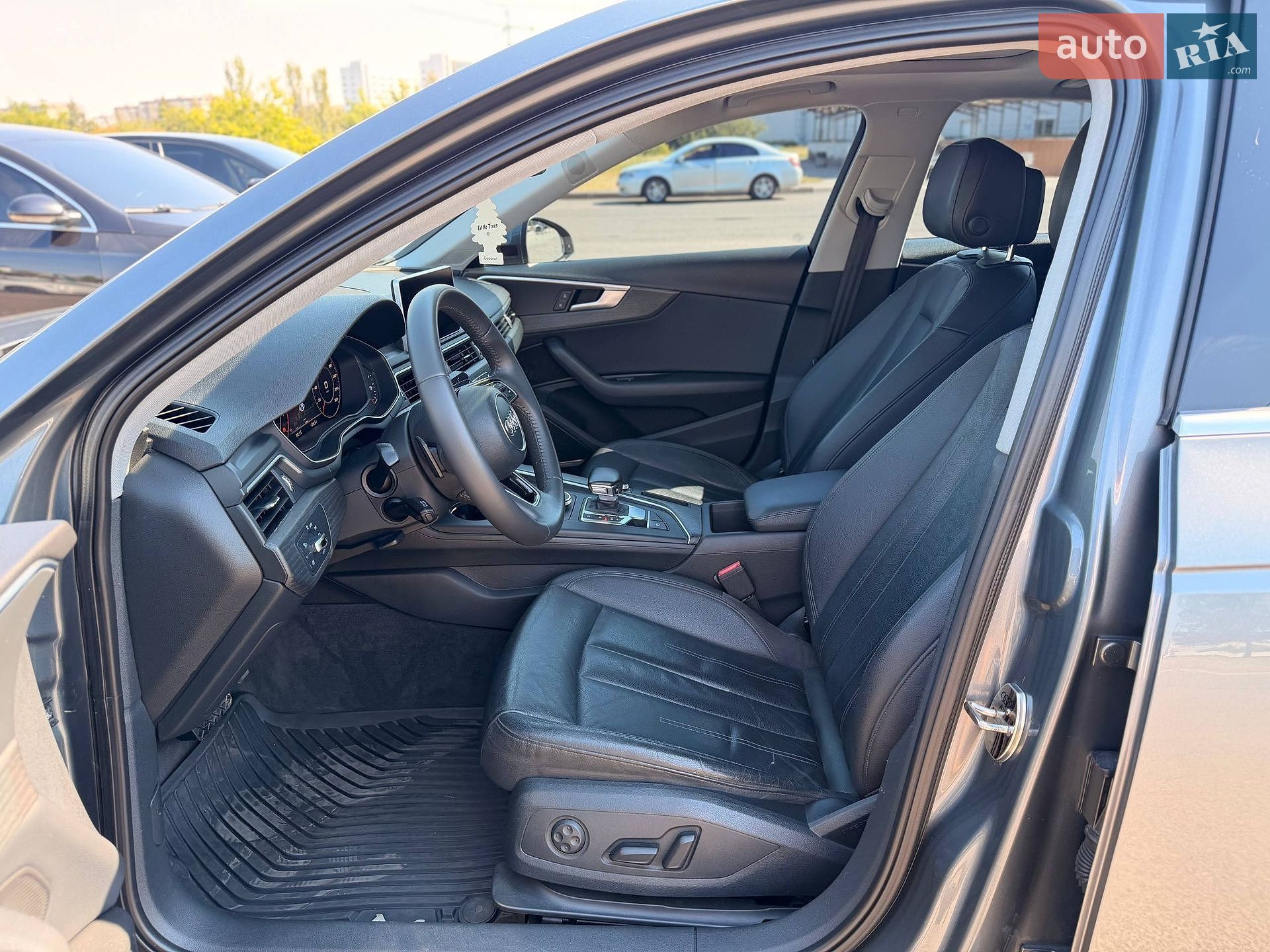 Audi A4 2016 VIN WAULNAF45HN011425 фото оголошення 45 з 96