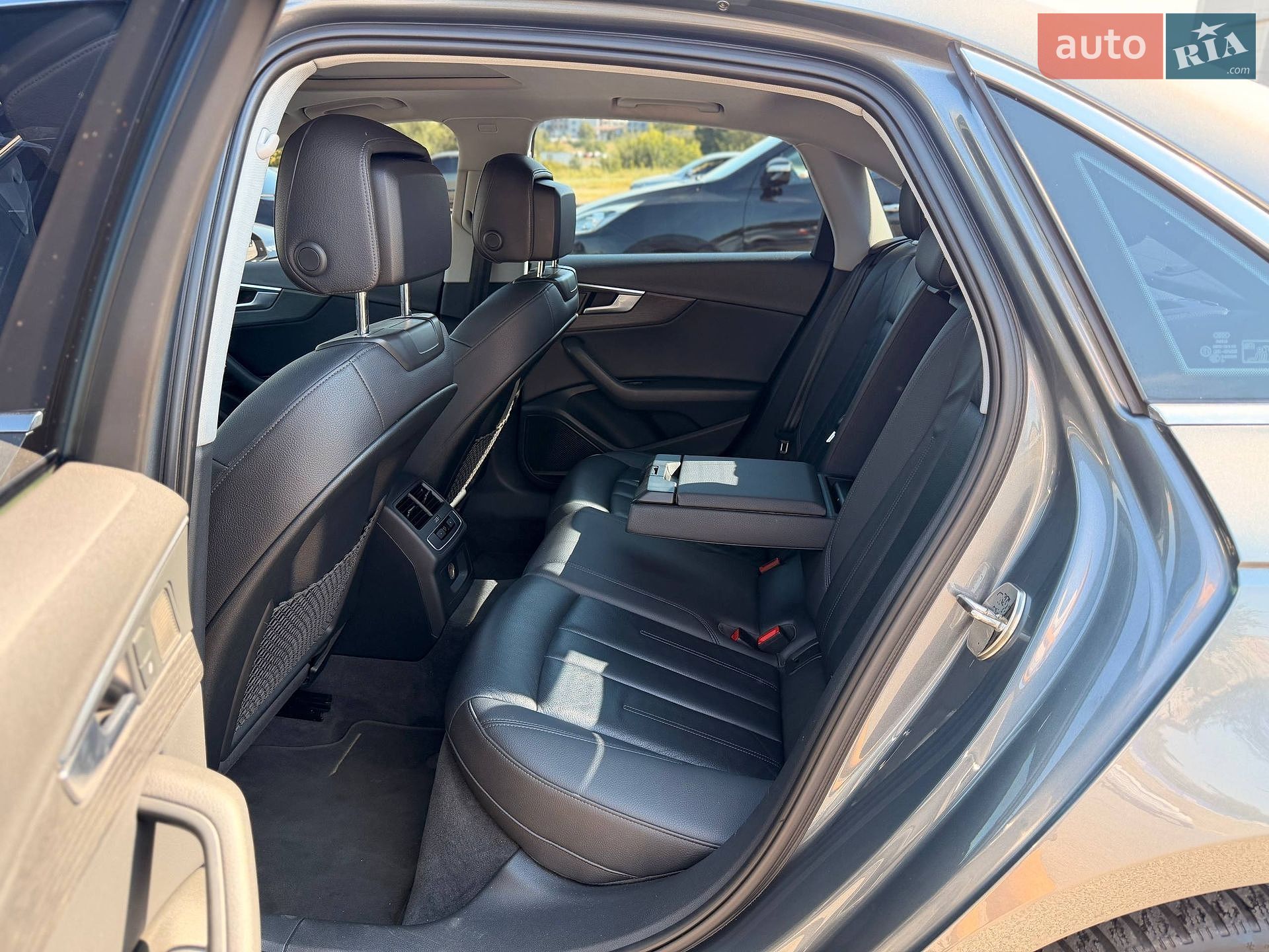 Audi A4 2016 VIN WAULNAF45HN011425 фото оголошення 56 з 96