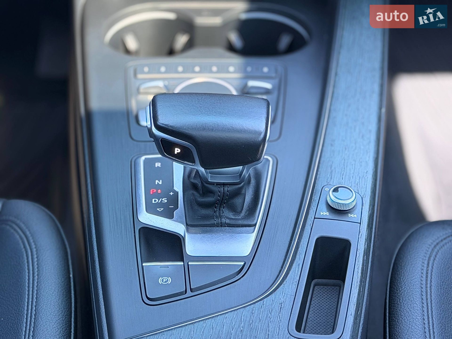 Audi A4 2016 VIN WAULNAF45HN011425 фото оголошення 66 з 96