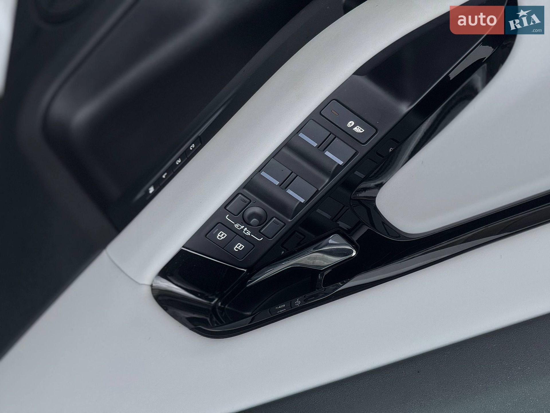 Land Rover Range Rover Evoque 2024 VIN SALZA2BN4SH278406 фото оголошення 7 з 18