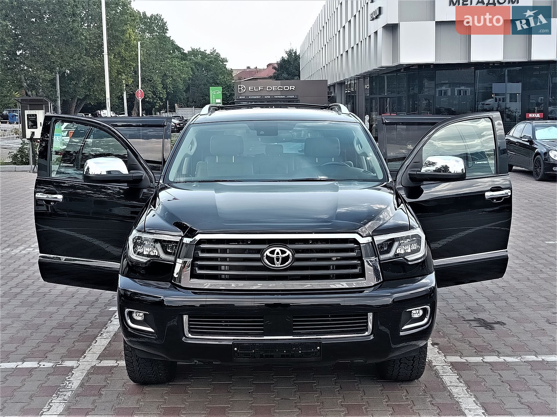 Toyota Sequoia 2018 VIN 5TDJY5G13KS167560 фото оголошення 3 з 57
