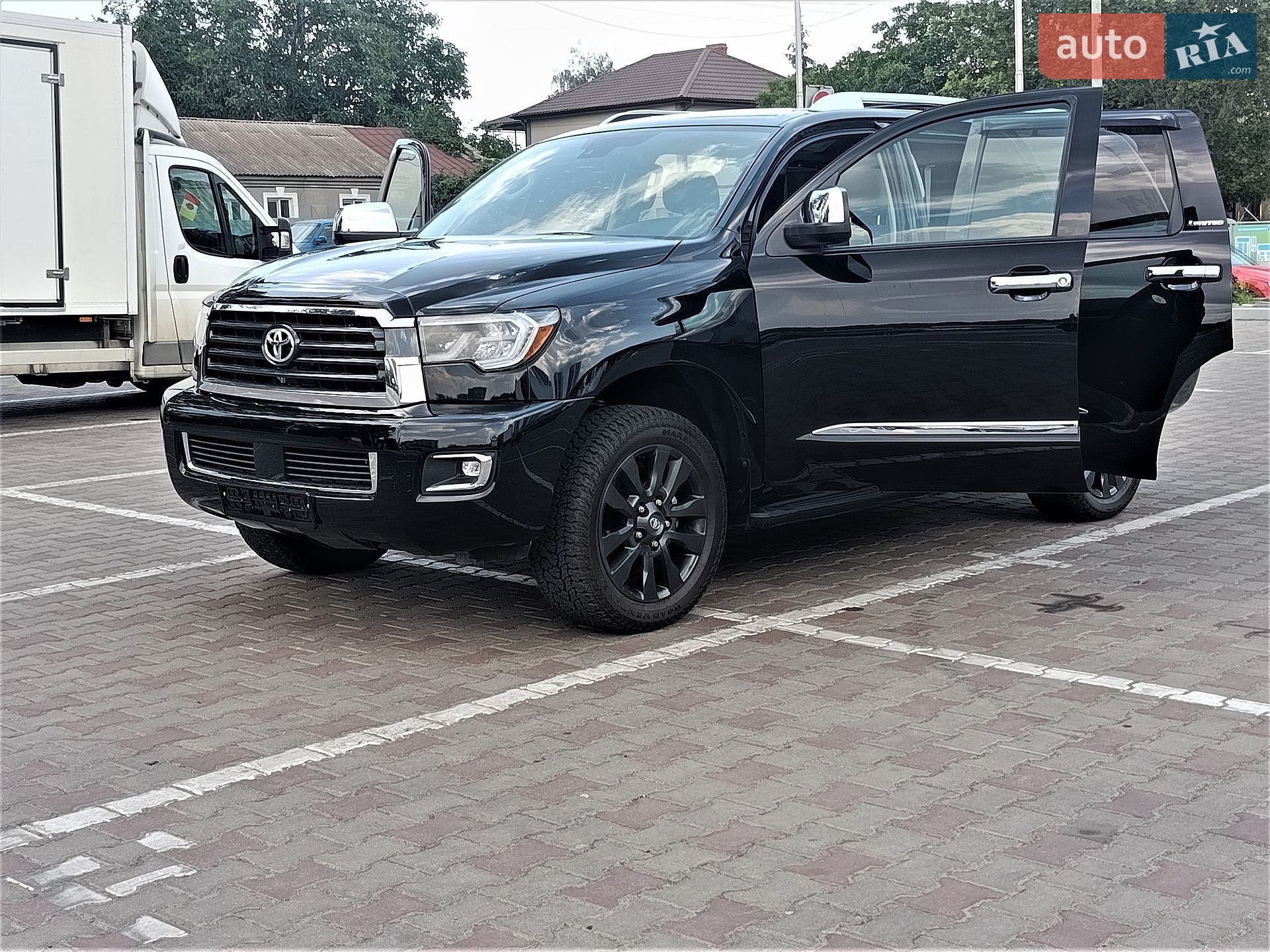 Toyota Sequoia 2018 VIN 5TDJY5G13KS167560 фото оголошення 6 з 57