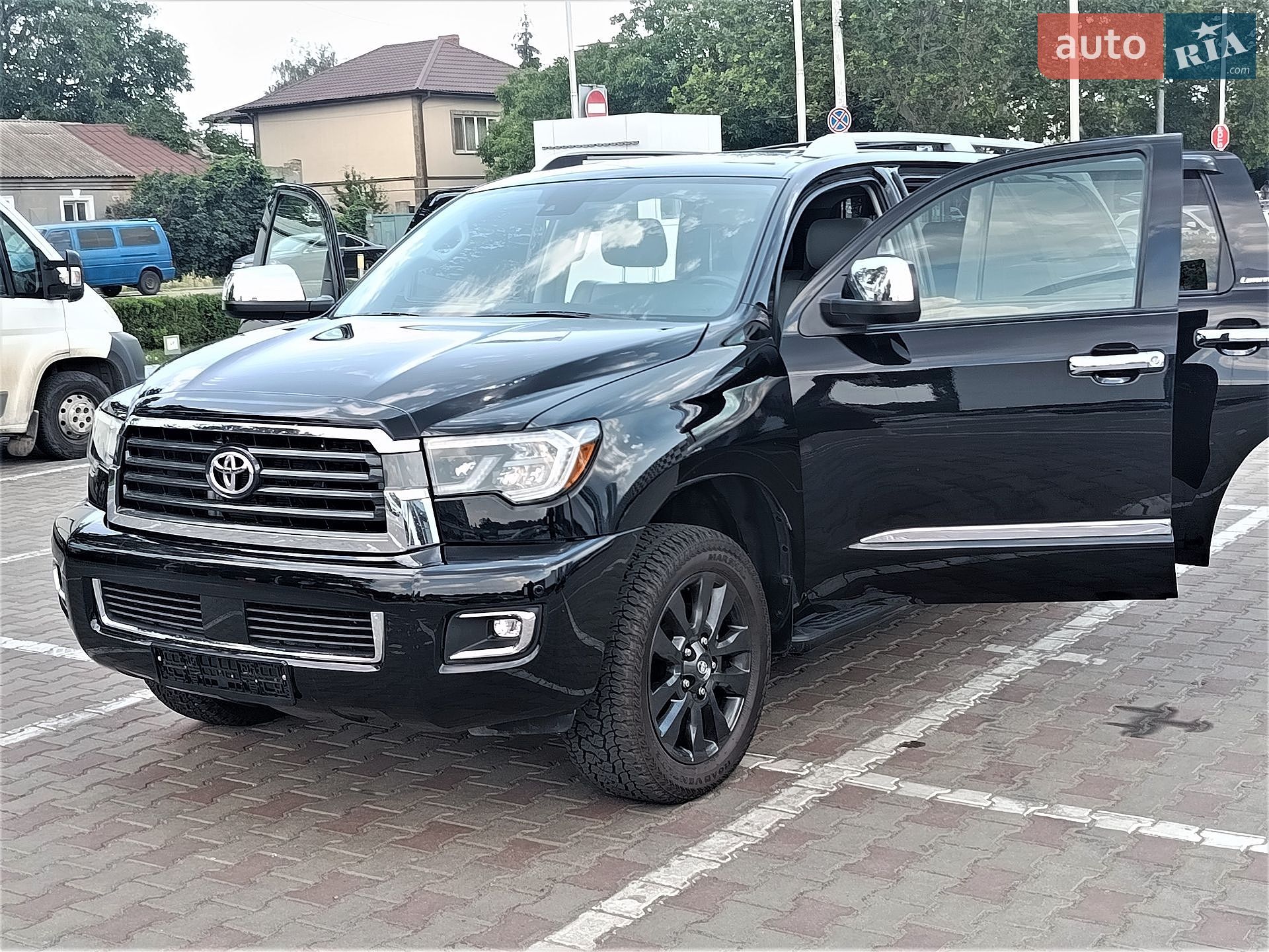 Toyota Sequoia 2018 VIN 5TDJY5G13KS167560 фото оголошення 7 з 57
