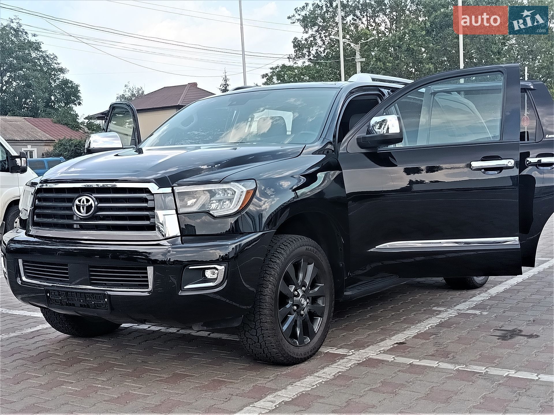 Toyota Sequoia 2018 VIN 5TDJY5G13KS167560 фото оголошення 8 з 57