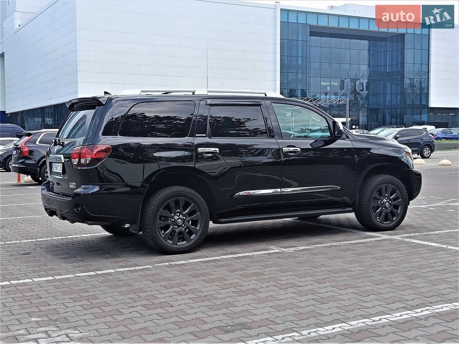 Toyota Sequoia 2018 VIN 5TDJY5G13KS167560 фото оголошення 15 з 57