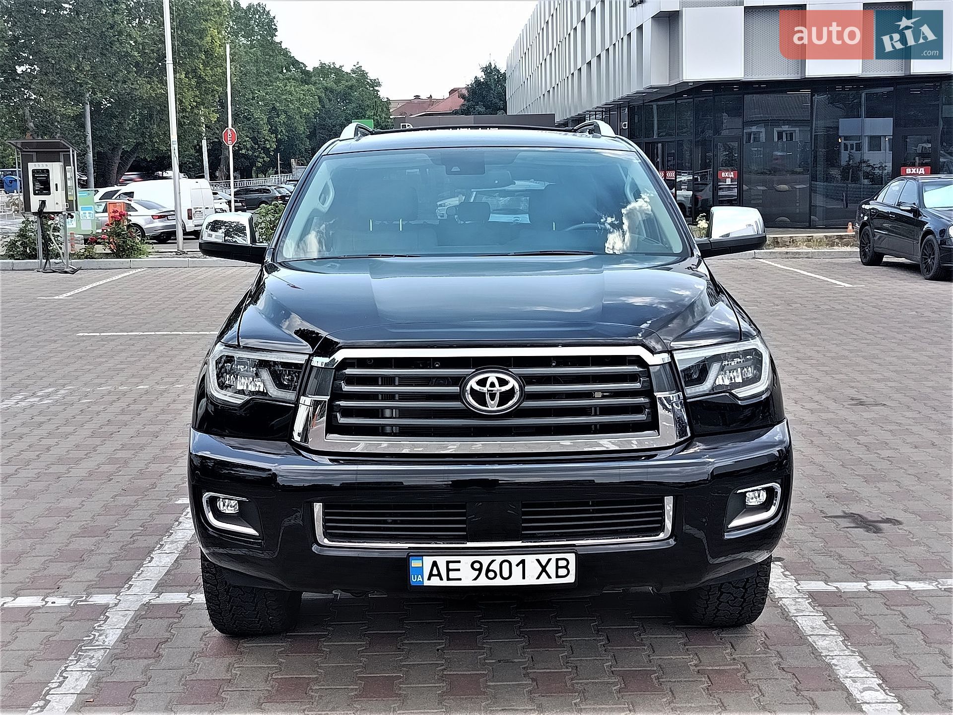 Toyota Sequoia 2018 VIN 5TDJY5G13KS167560 фото оголошення 19 з 57