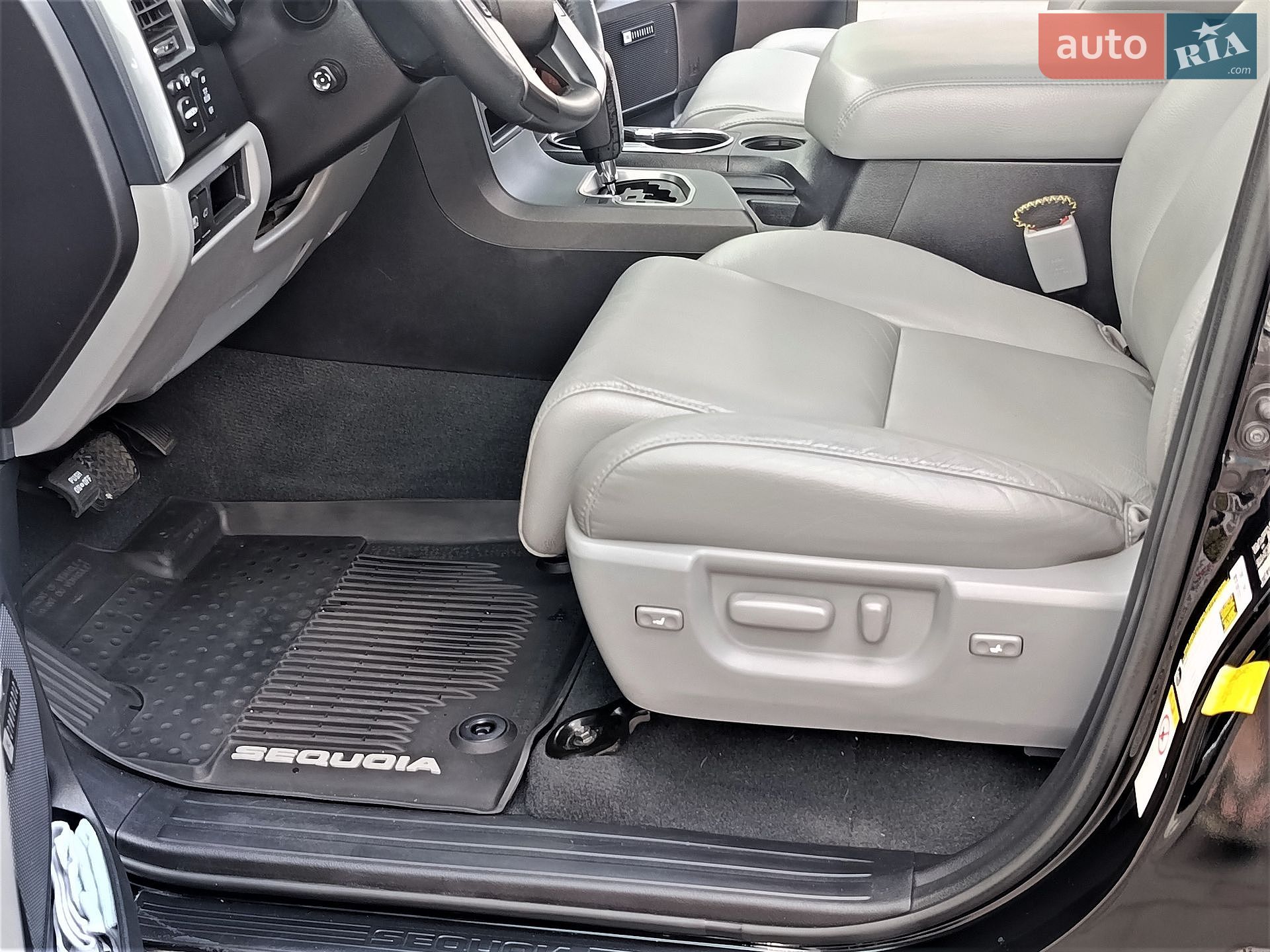 Toyota Sequoia 2018 VIN 5TDJY5G13KS167560 фото оголошення 25 з 57