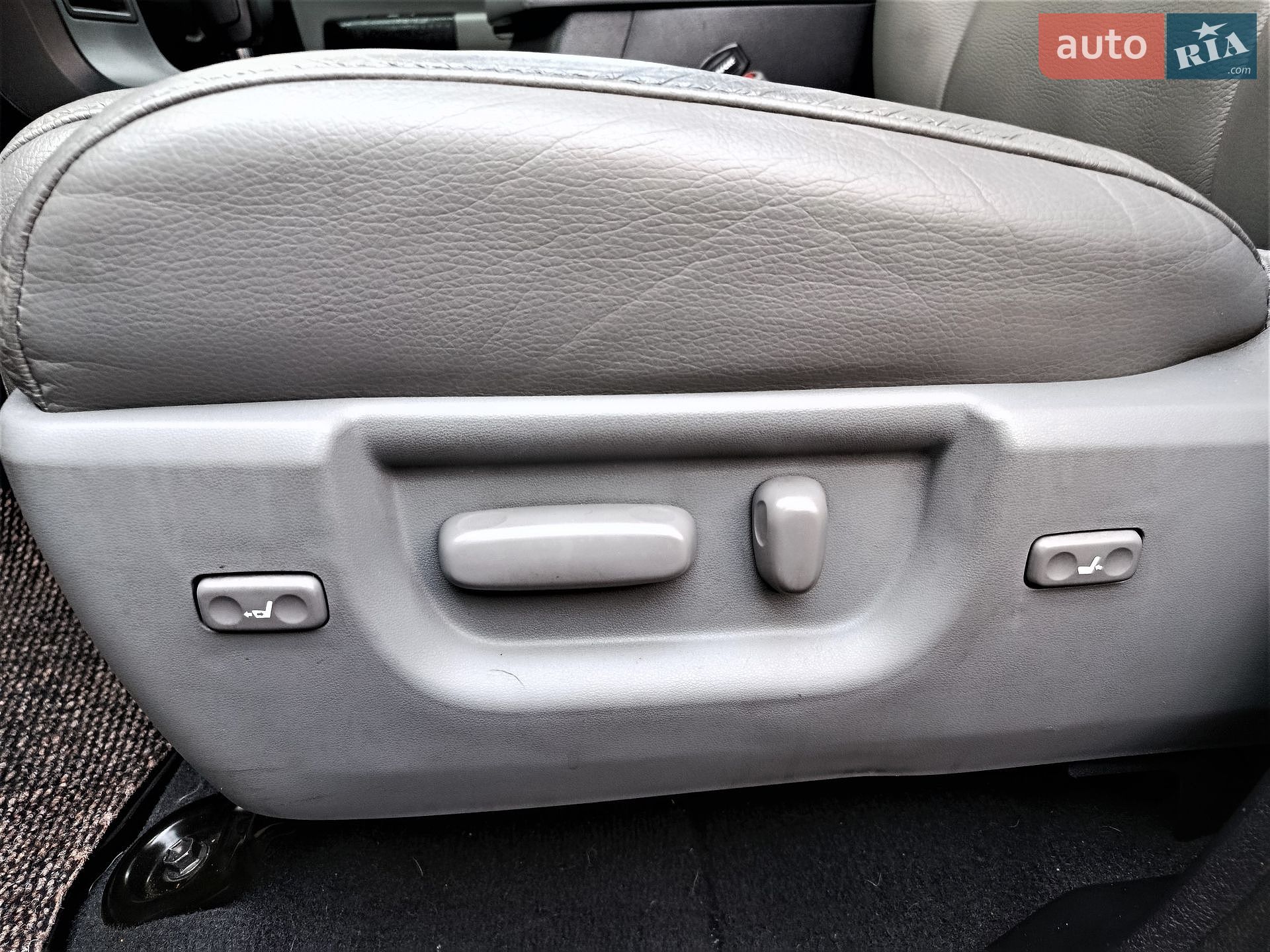 Toyota Sequoia 2018 VIN 5TDJY5G13KS167560 фото оголошення 44 з 57