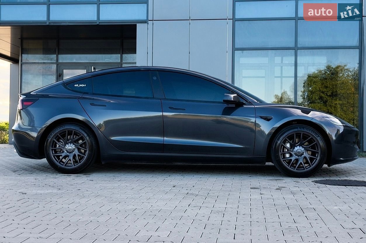 Tesla Model 3 2025 VIN 5YJ3E1EA4SF952168 фото оголошення 8 з 59