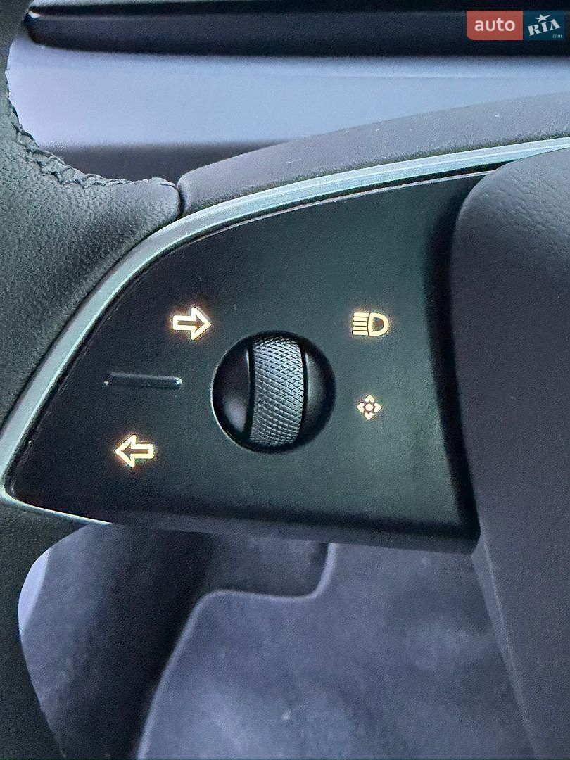 Tesla Model 3 2025 VIN 5YJ3E1EA4SF952168 фото оголошення 27 з 59