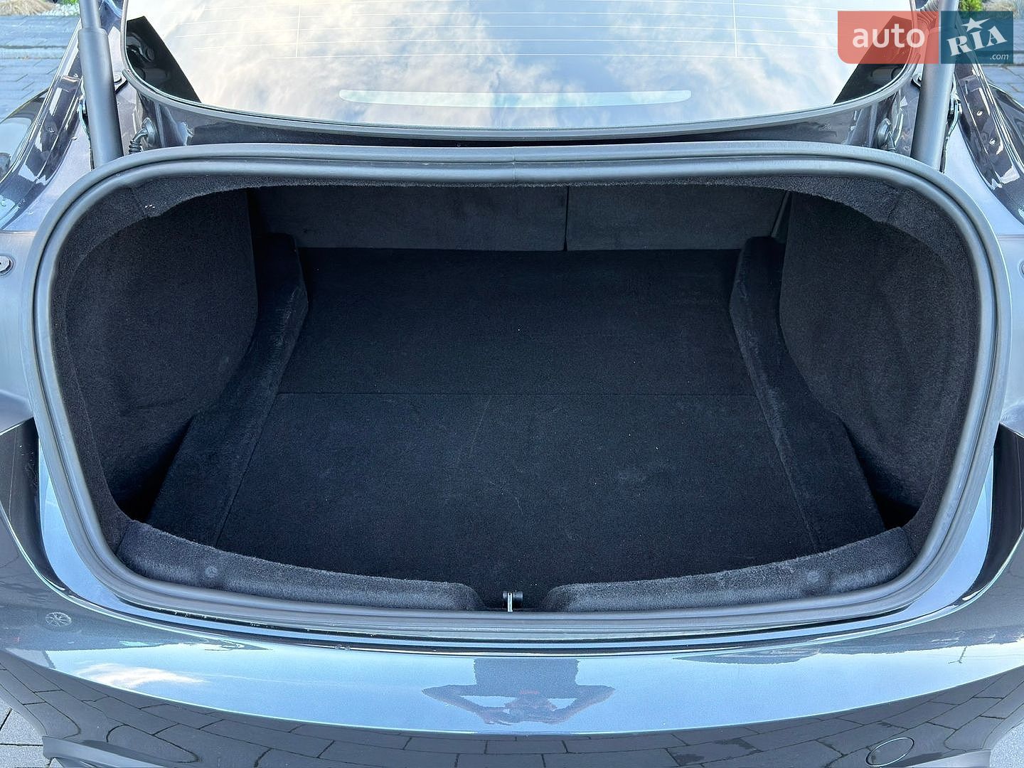 Tesla Model 3 2025 VIN 5YJ3E1EA4SF952168 фото оголошення 32 з 59