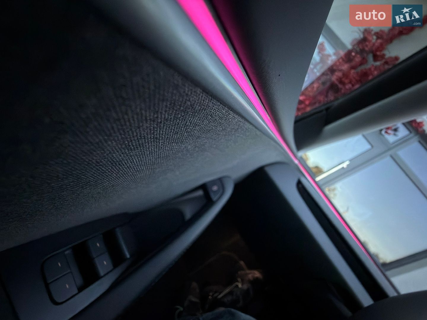 Tesla Model 3 2025 VIN 5YJ3E1EA4SF952168 фото оголошення 37 з 59
