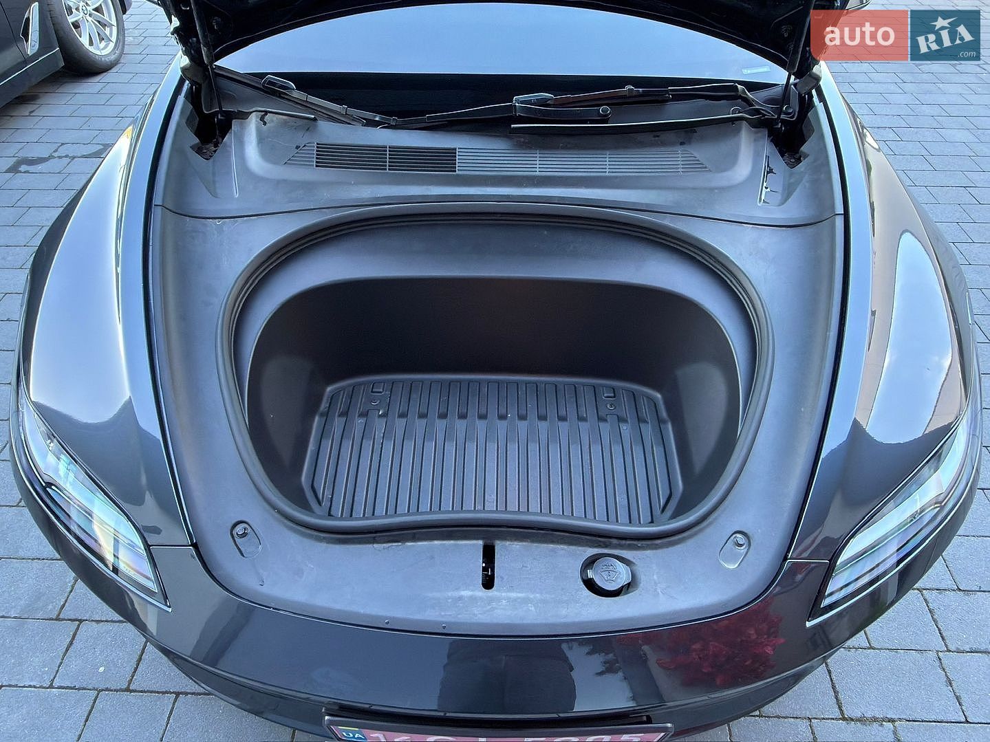Tesla Model 3 2025 VIN 5YJ3E1EA4SF952168 фото оголошення 38 з 59